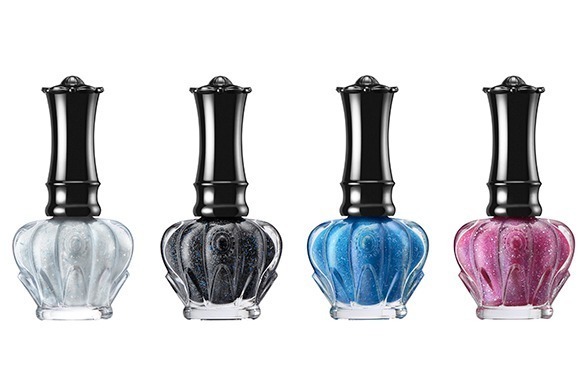 マットネイル｜アナ スイ “しっとり発色”新質感アイ & フェイスカラー＆“妖しい森”に咲く花を描いた限定パレット