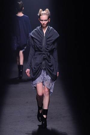 シロマ(SHIROMA) 2012-13年秋冬コレクション - 機械とエレガンスの革新的な融合｜写真13