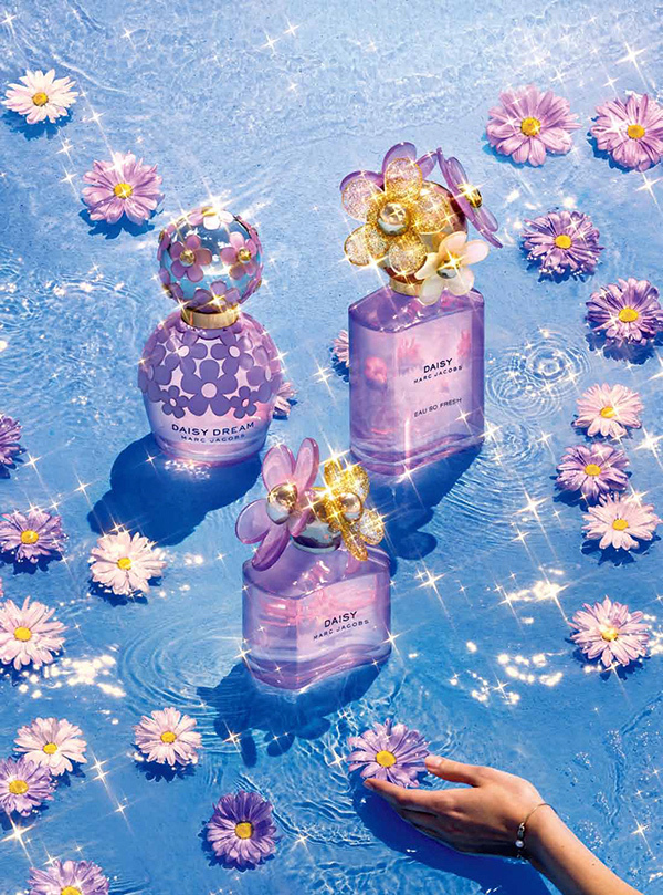 マーク ジェイコブス人気香水「デイジー」“太陽＆オアシス”から着想した限定コレクションに | 写真