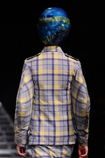 アンリアレイジ 2012-13年秋冬コレクション - 服の“かたち”に時間の概念を与えたら...｜写真10