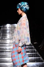 アンリアレイジ 2012-13年秋冬コレクション - 服の“かたち”に時間の概念を与えたら...｜写真20