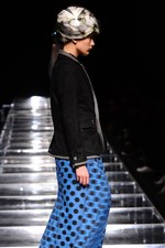 アンリアレイジ 2012-13年秋冬コレクション - 服の“かたち”に時間の概念を与えたら...｜写真22