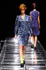 アンリアレイジ 2012-13年秋冬コレクション - 服の“かたち”に時間の概念を与えたら...｜写真27