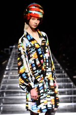 アンリアレイジ 2012-13年秋冬コレクション - 服の“かたち”に時間の概念を与えたら...｜写真31