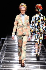 アンリアレイジ 2012-13年秋冬コレクション - 服の“かたち”に時間の概念を与えたら...｜写真32