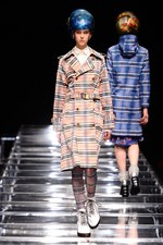 アンリアレイジ 2012-13年秋冬コレクション - 服の“かたち”に時間の概念を与えたら...｜写真37