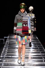 アンリアレイジ 2012-13年秋冬コレクション - 服の“かたち”に時間の概念を与えたら...｜写真44