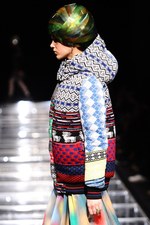 アンリアレイジ 2012-13年秋冬コレクション - 服の“かたち”に時間の概念を与えたら...｜写真46