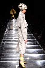 アンリアレイジ 2012-13年秋冬コレクション - 服の“かたち”に時間の概念を与えたら...｜写真52