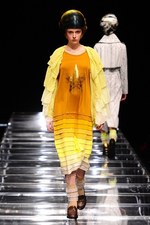 アンリアレイジ 2012-13年秋冬コレクション - 服の“かたち”に時間の概念を与えたら...｜写真53