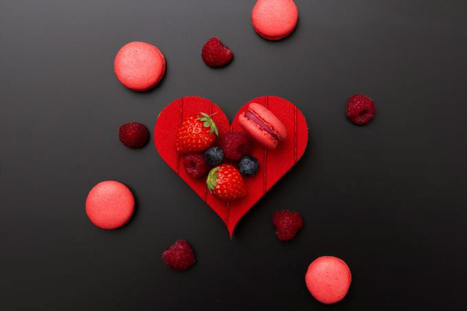サダハル・アオキのバレンタイン、柚子や黒ゴマのショコラアソートやパリの街並み描いたタブレット｜写真9