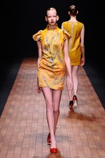 モトナリ オノ 2012-13年秋冬コレクション - レザーを用いたパワフルなコレクション｜写真2