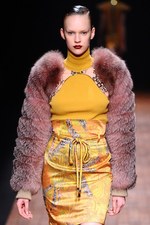 モトナリ オノ 2012-13年秋冬コレクション - レザーを用いたパワフルなコレクション｜写真4