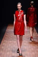 モトナリ オノ 2012-13年秋冬コレクション - レザーを用いたパワフルなコレクション｜写真7