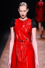 モトナリ オノ 2012-13年秋冬コレクション - レザーを用いたパワフルなコレクション｜写真8