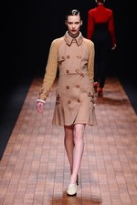 モトナリ オノ 2012-13年秋冬コレクション - レザーを用いたパワフルなコレクション｜写真11