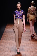 モトナリ オノ 2012-13年秋冬コレクション - レザーを用いたパワフルなコレクション｜写真19