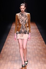 モトナリ オノ 2012-13年秋冬コレクション - レザーを用いたパワフルなコレクション｜写真33