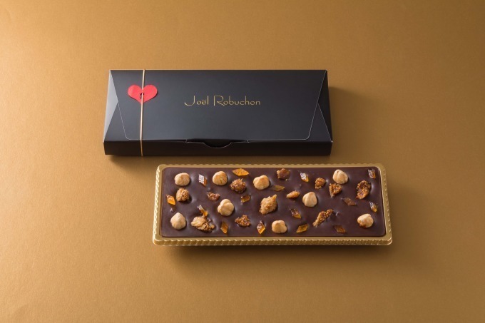 ジョエル・ロブションのバレンタイン、ハート型ボンボンショコラやベリーを飾ったタブレットチョコ｜写真5