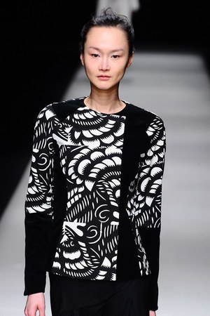 アライサラ 2012-13年秋冬コレクション - 日中の架け橋となることを目指した、東京最後のランウェイショー｜写真17