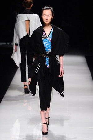 アライサラ 2012-13年秋冬コレクション - 日中の架け橋となることを目指した、東京最後のランウェイショー｜写真35