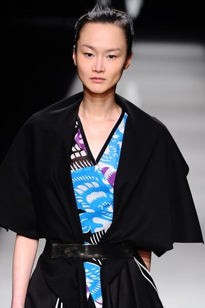 アライサラ 2012-13年秋冬コレクション - 日中の架け橋となることを目指した、東京最後のランウェイショー｜写真36