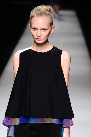 アライサラ 2012-13年秋冬コレクション - 日中の架け橋となることを目指した、東京最後のランウェイショー｜写真38