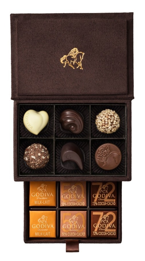 ゴディバのバレンタイン - ジュエリーのような限定チョコ＆花とハートを一面に描いたボックス｜写真31