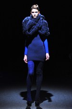 ヨハン クー(Johan Ku) 2012-13年秋冬コレクション - 青をテーマに繊細な精神の旅を表現｜写真5