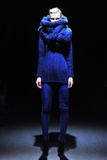 ヨハン クー(Johan Ku) 2012-13年秋冬コレクション - 青をテーマに繊細な精神の旅を表現｜写真10