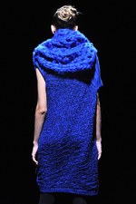 ヨハン クー(Johan Ku) 2012-13年秋冬コレクション - 青をテーマに繊細な精神の旅を表現｜写真15