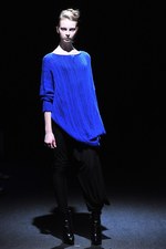 ヨハン クー(Johan Ku) 2012-13年秋冬コレクション - 青をテーマに繊細な精神の旅を表現｜写真17