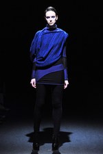 ヨハン クー(Johan Ku) 2012-13年秋冬コレクション - 青をテーマに繊細な精神の旅を表現｜写真21