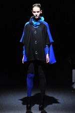 ヨハン クー(Johan Ku) 2012-13年秋冬コレクション - 青をテーマに繊細な精神の旅を表現｜写真25