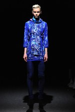 ヨハン クー(Johan Ku) 2012-13年秋冬コレクション - 青をテーマに繊細な精神の旅を表現｜写真31