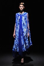 ヨハン クー(Johan Ku) 2012-13年秋冬コレクション - 青をテーマに繊細な精神の旅を表現｜写真37