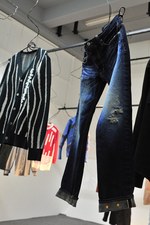 テルズイット(TELLSIT) 2012-13年秋冬コレクション - プレッシャーを味方につけて｜写真1