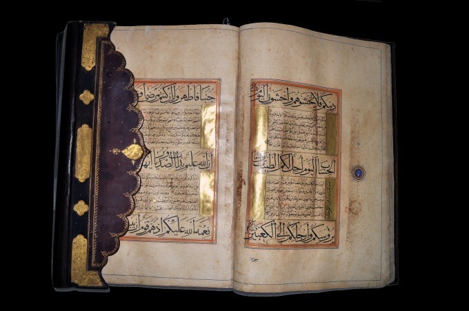 「クルアーン(コーラン)」オスマン朝時代・16～17世紀、サウジアラビア国立博物館所蔵