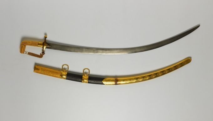 「アブドゥルアジーズ王の刀」20世紀、キング・アブドゥルアジーズ財団所蔵