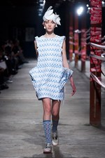 ミントデザインズ 2012-13 秋冬コレクション - 壊れやすい陶器やガラスのイメージをモダンでポップに表現｜写真1