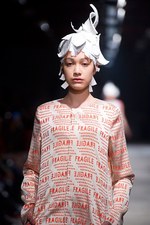 ミントデザインズ 2012-13 秋冬コレクション - 壊れやすい陶器やガラスのイメージをモダンでポップに表現｜写真53