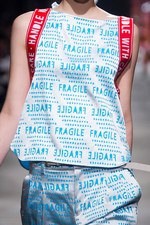 ミントデザインズ 2012-13 秋冬コレクション - 壊れやすい陶器やガラスのイメージをモダンでポップに表現｜写真55