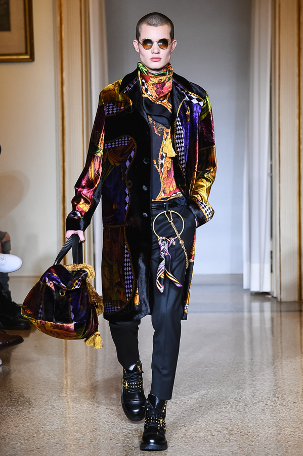 ヴェルサーチェ(VERSACE) 2018-19年秋冬メンズコレクション シルエット - 写真43