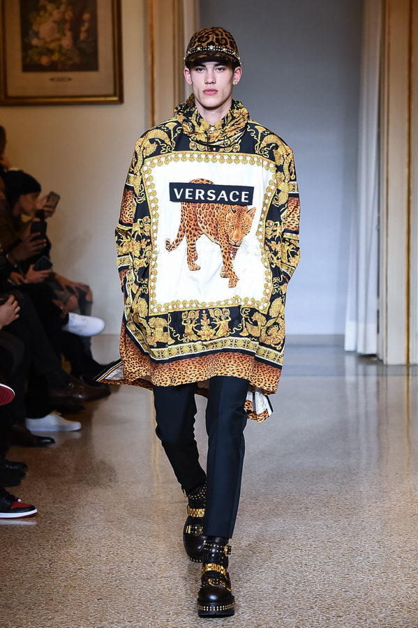 ヴェルサーチェ(VERSACE) 2018-19年秋冬メンズコレクション シルエット - 写真2