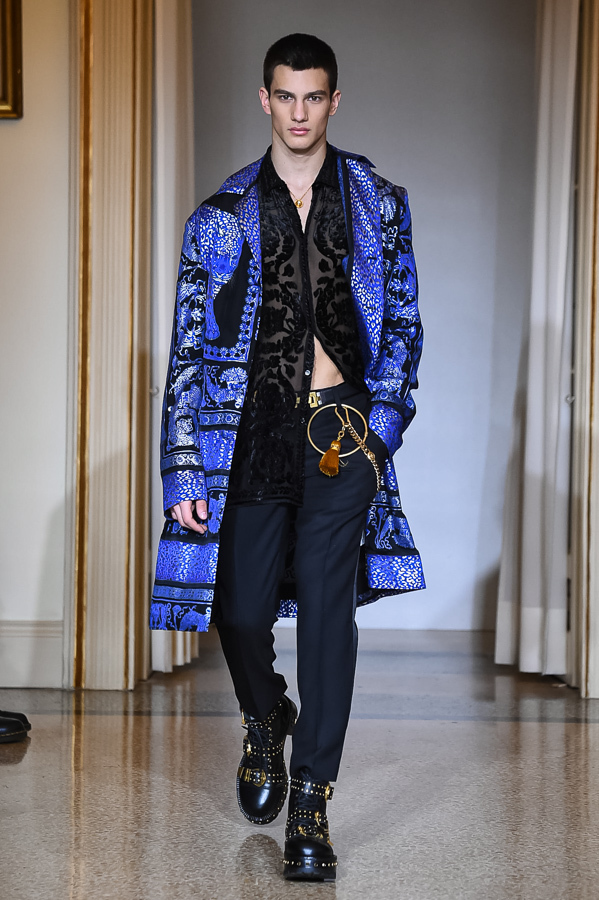 ヴェルサーチェ(VERSACE) 2018-19年秋冬メンズコレクション シルエット - 写真51