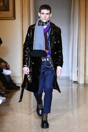 ヴェルサーチ2018年秋冬メンズコレクション  - 心温まる、豪華絢爛な原点回帰｜写真28