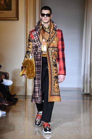 ヴェルサーチ2018年秋冬メンズコレクション  - 心温まる、豪華絢爛な原点回帰｜写真11