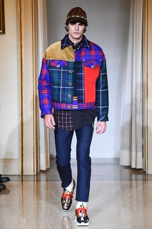 ヴェルサーチ2018年秋冬メンズコレクション  - 心温まる、豪華絢爛な原点回帰｜写真16