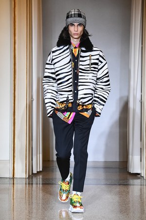 ヴェルサーチ2018年秋冬メンズコレクション  - 心温まる、豪華絢爛な原点回帰｜写真43