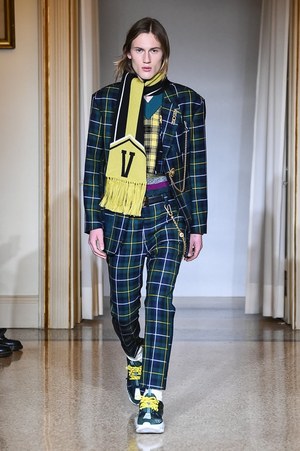 ヴェルサーチ2018年秋冬メンズコレクション  - 心温まる、豪華絢爛な原点回帰｜写真24